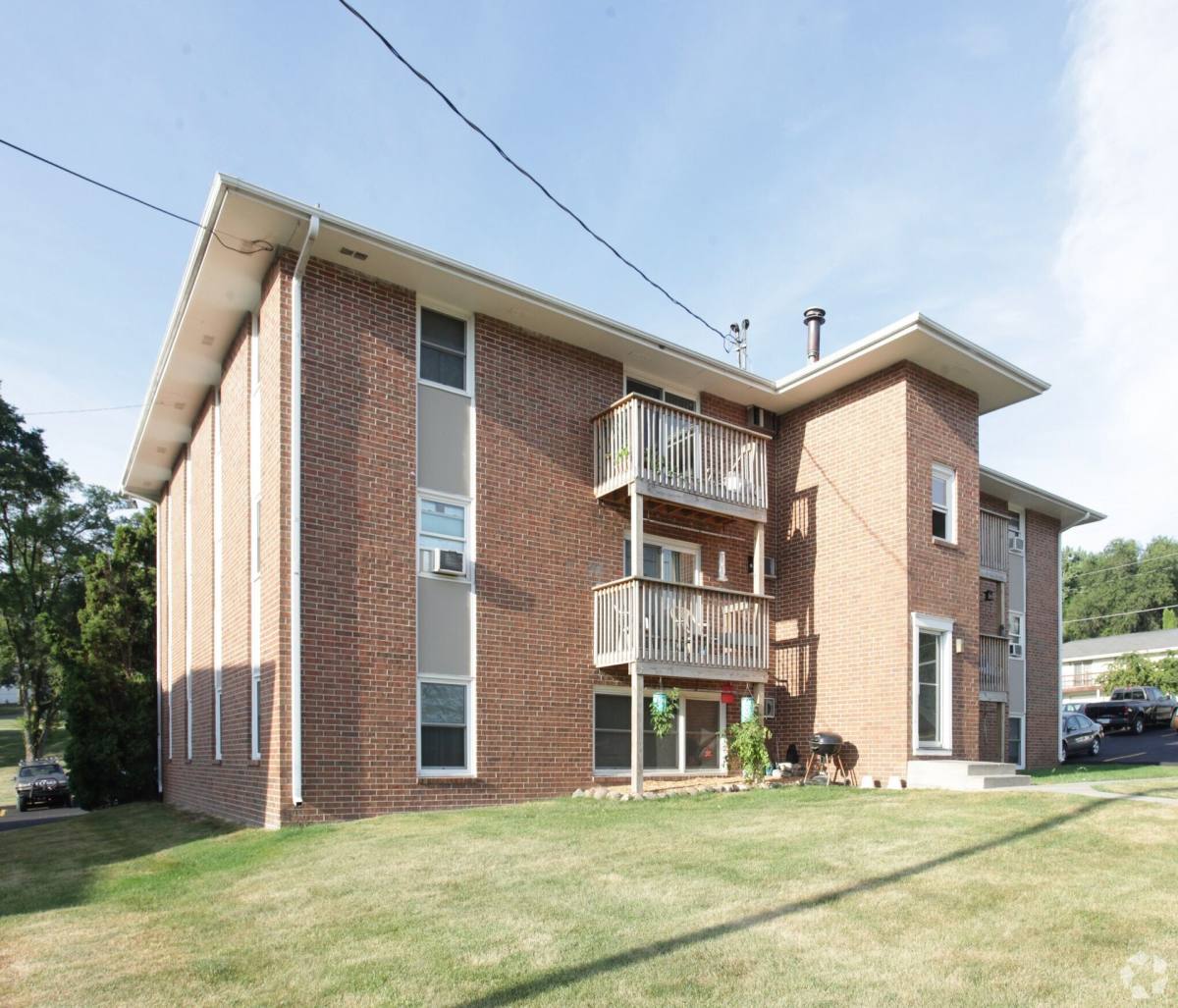 Apartment for rent at 4171 E University Ave, Des Moines, IA 50317