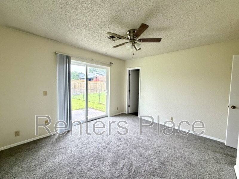 House for rent at 8215 N 117th E Ave, Owasso, OK 74055