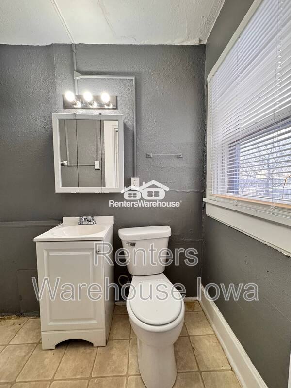 Apartment for rent at 732 19th St #4, Des Moines, IA 50314
