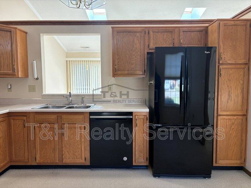 House for rent at 4 Village Parkway, Pendleton, IN 46064