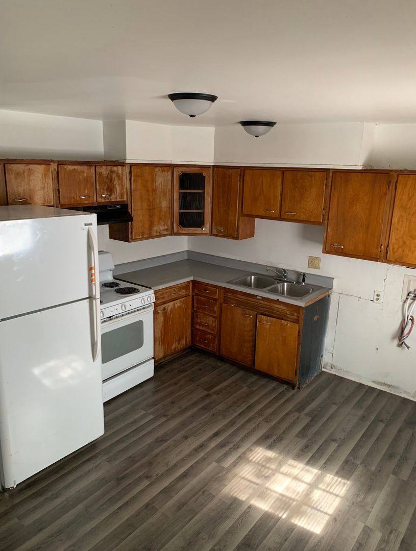 House for rent at 1816 S Pope, Springfield, IL 62703