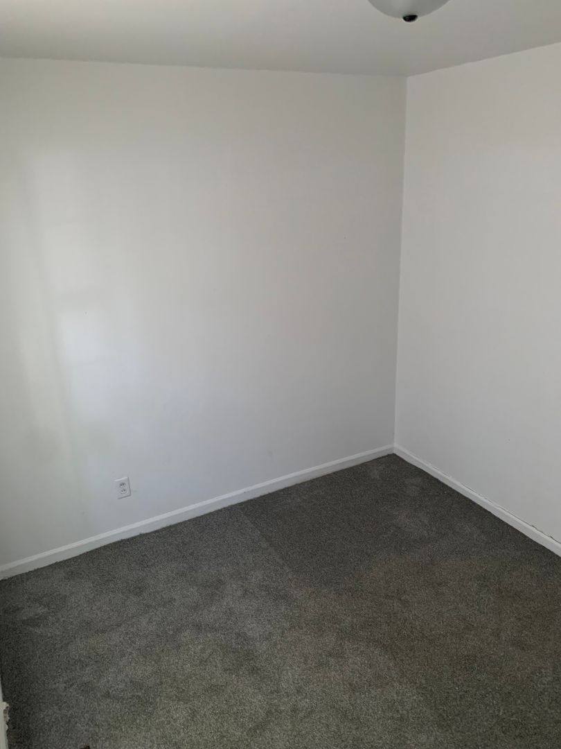 House for rent at 1816 S Pope, Springfield, IL 62703