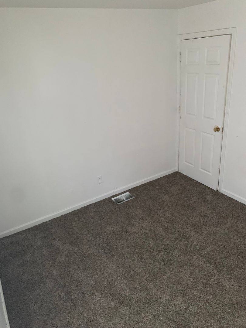 House for rent at 1816 S Pope, Springfield, IL 62703