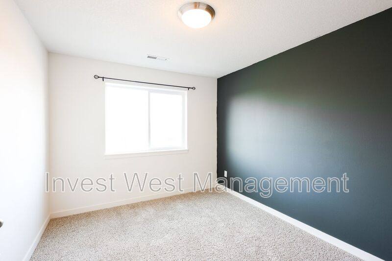 House for rent at 1043 N Fairhope Place, Ridgefield, WA 98642