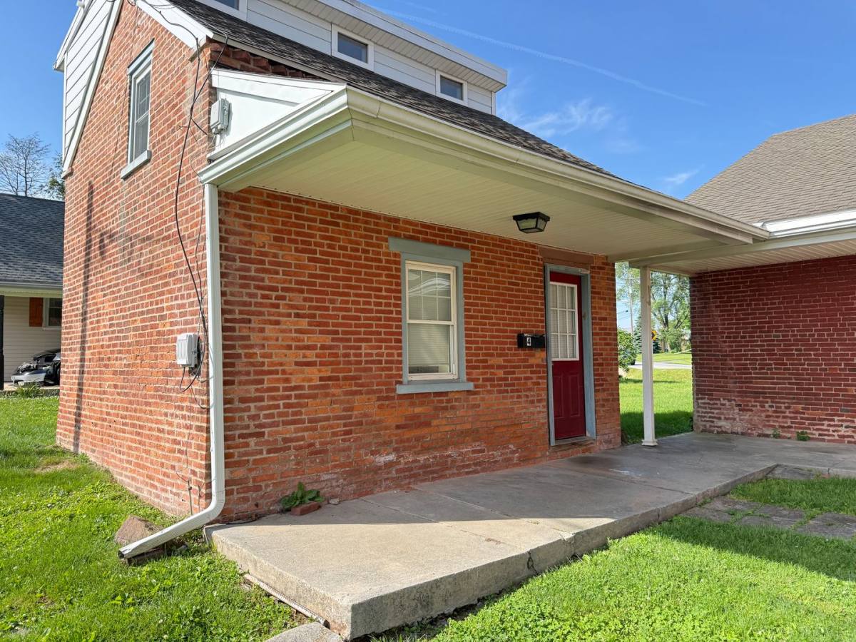 Apartment for rent at 202 N Main St, Manheim, PA 17545