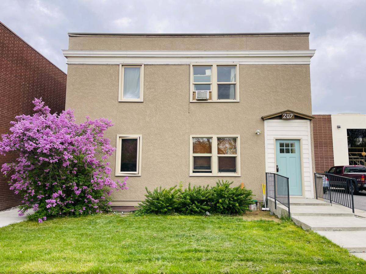 Apartment for rent at 207 N 34th St, Billings, MT 59101