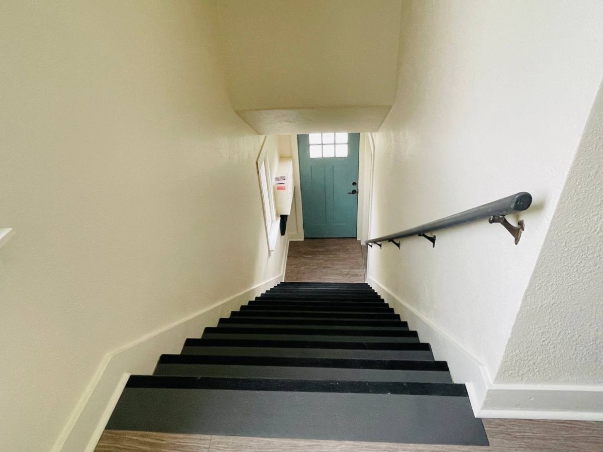 Apartment for rent at 207 N 34th St, Billings, MT 59101