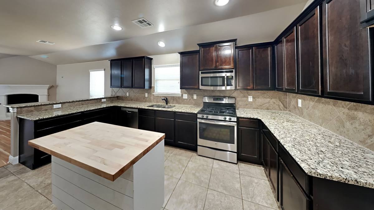 House for rent at 11305 NW 94th St, Yukon, OK 73099