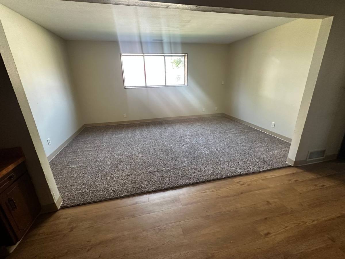 Apartment for rent at 606 Cedar St, Duncombe, IA 50532