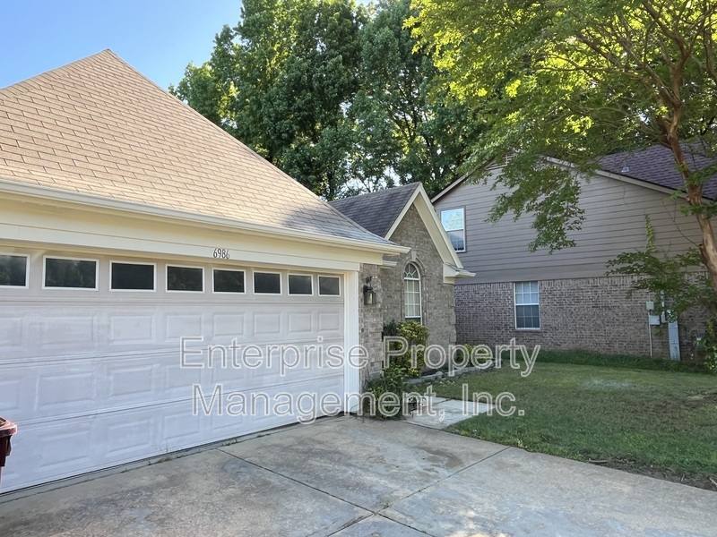 House for rent at 6986 Parkbrook Lane, Cordova, TN 38018