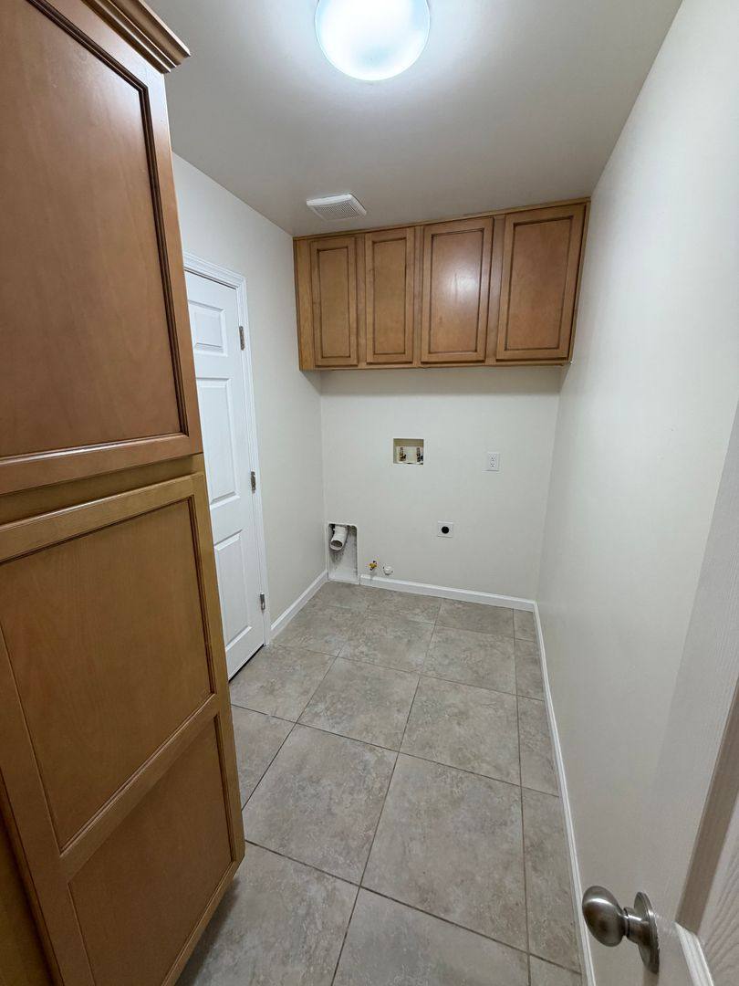 House for rent at 2892 Florence Ave, Sanger, CA 93657