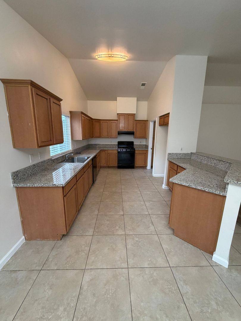 House for rent at 2892 Florence Ave, Sanger, CA 93657