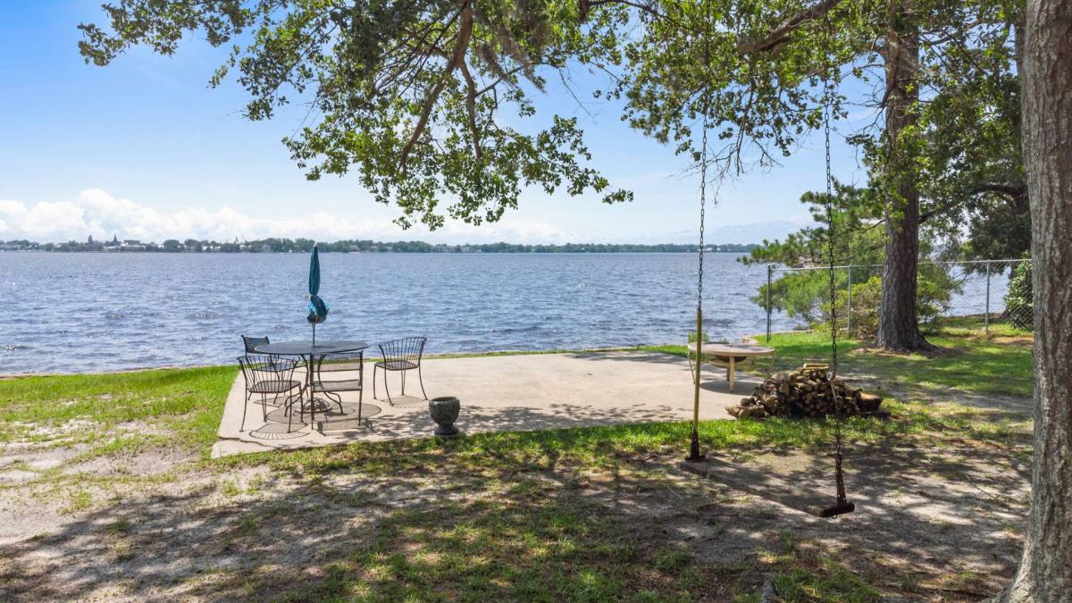 Apartment for rent at 117 Bernhurst Rd, New Bern, NC 28560