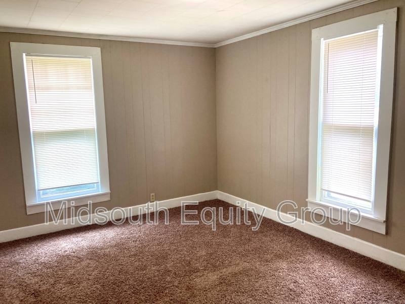 House for rent at 214 W S St, Dyer, TN 38330