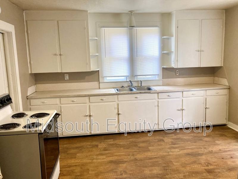 House for rent at 214 W S St, Dyer, TN 38330