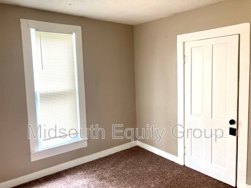 House for rent at 214 W S St, Dyer, TN 38330