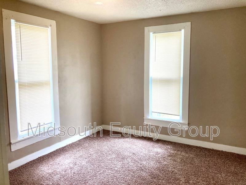 House for rent at 214 W S St, Dyer, TN 38330