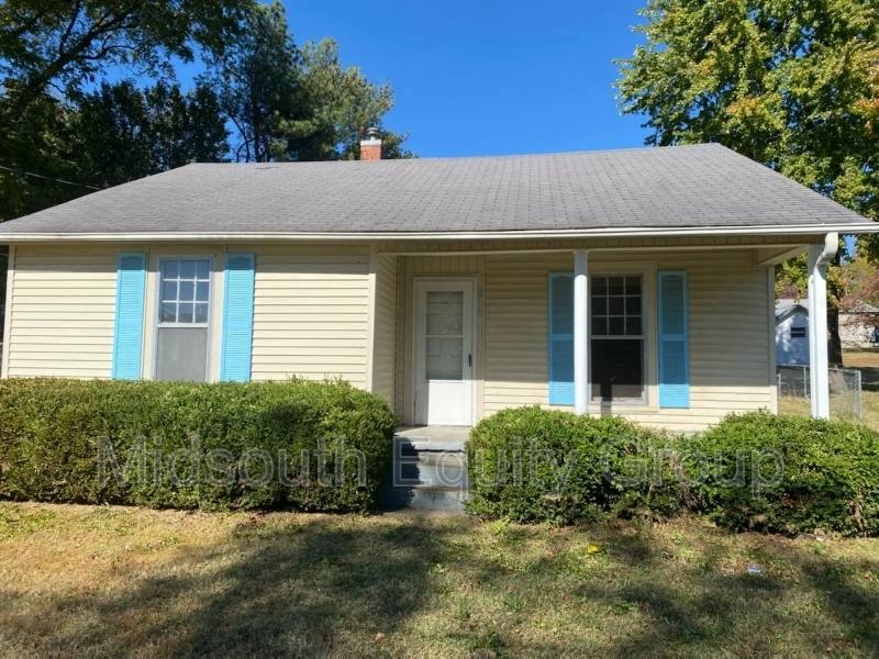 House for rent at 214 W S St, Dyer, TN 38330