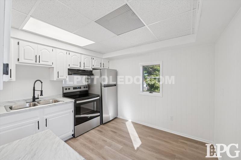 Apartment for rent at 4013 Caroline Ave, Toledo, OH 43612