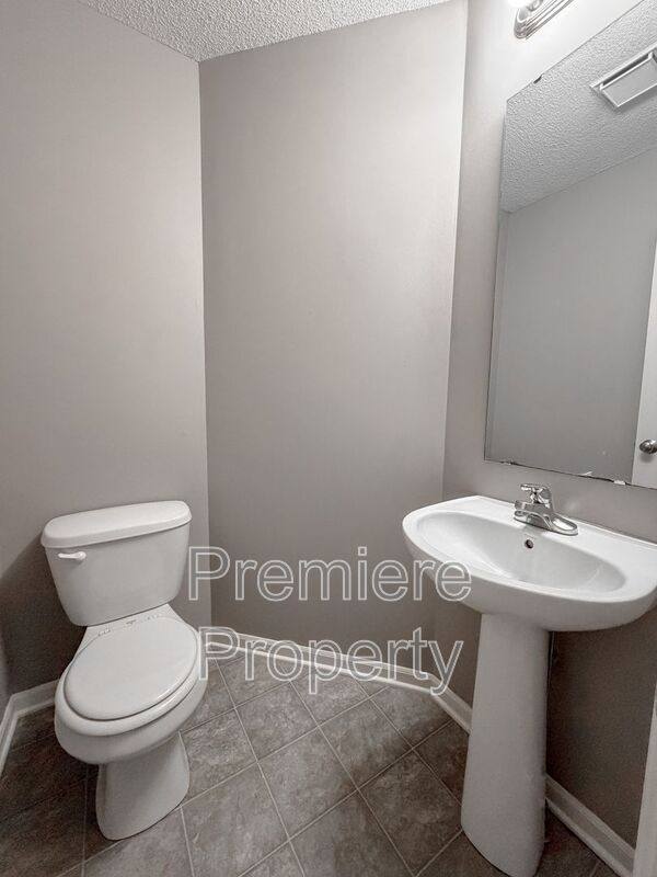 Townhouse for rent at 264 N Hedge Lane, Olathe, KS 66061