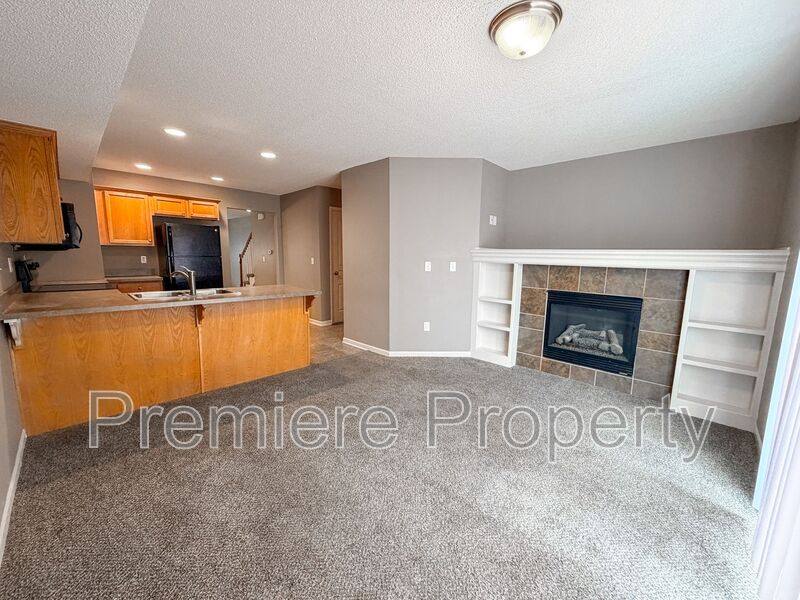 Townhouse for rent at 264 N Hedge Lane, Olathe, KS 66061