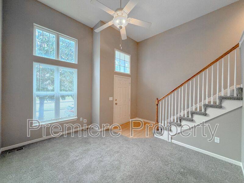 Townhouse for rent at 264 N Hedge Lane, Olathe, KS 66061