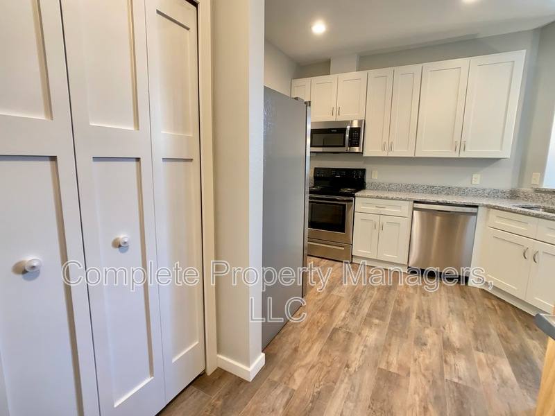 Apartment for rent at 207 4th St E #25, Albert Lea, MN 56007