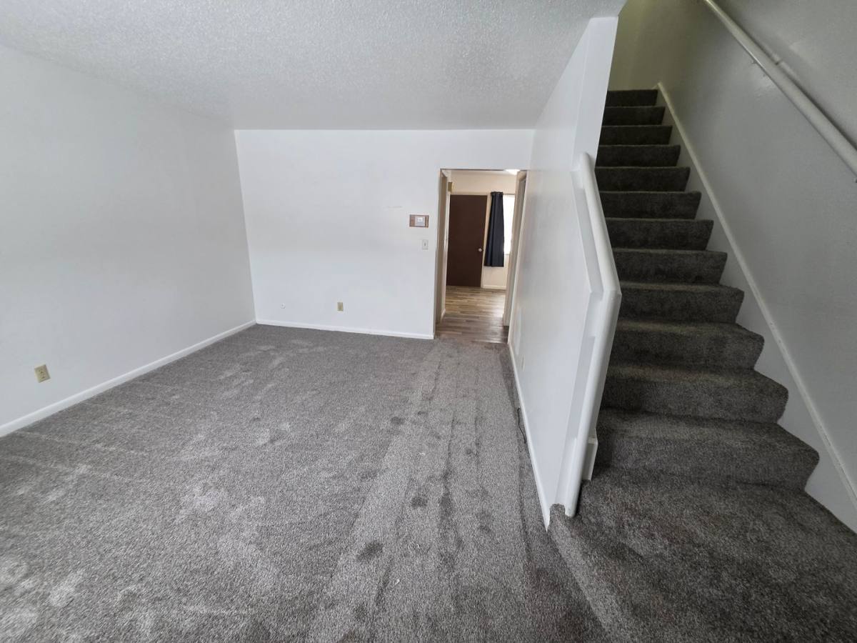 Apartment for rent at 342 E Park Ave, Ottumwa, IA 52501