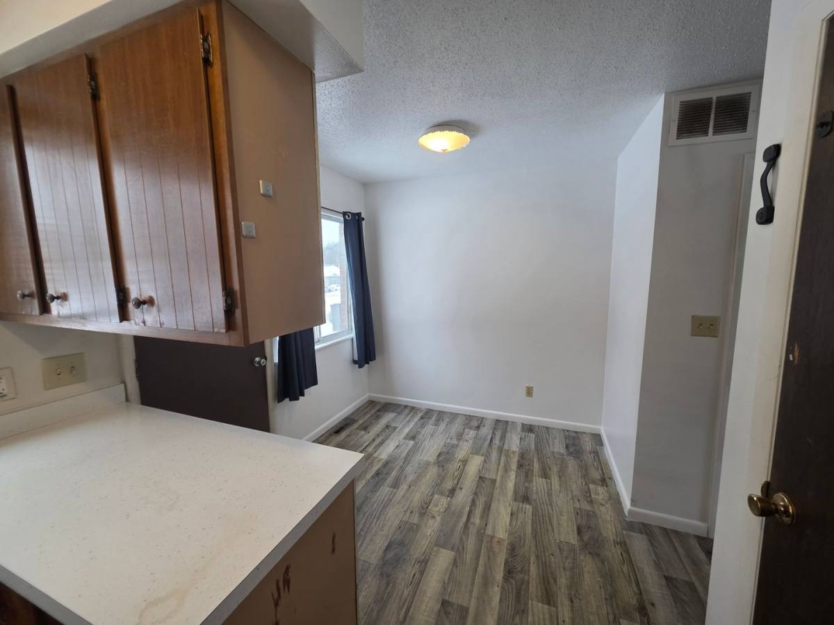 Apartment for rent at 342 E Park Ave, Ottumwa, IA 52501