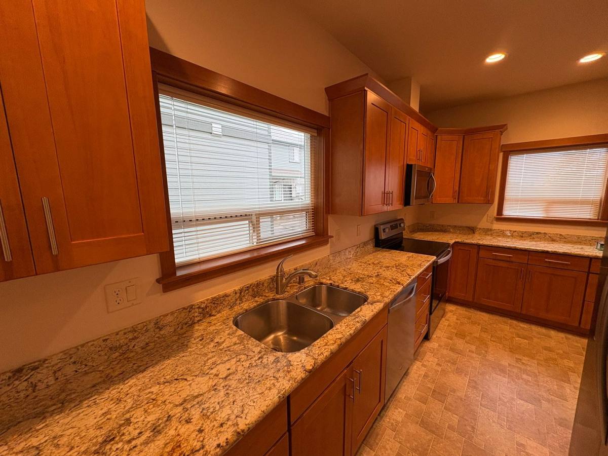 Apartment for rent at 2101-2119 37th St, Anacortes, WA 98221