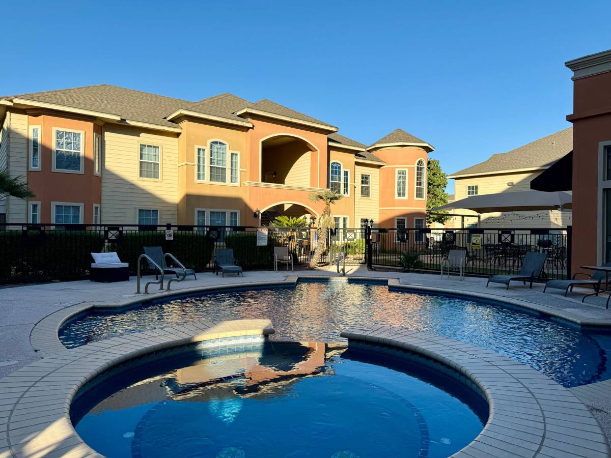 Apartment for rent at 1001 E Fern Ave, McAllen, TX 78504
