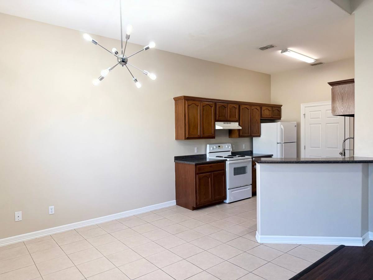 Apartment for rent at 1001 E Fern Ave, McAllen, TX 78504