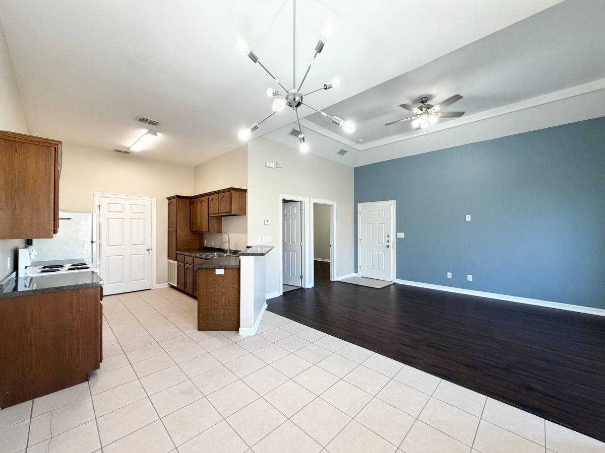 Apartment for rent at 1001 E Fern Ave, McAllen, TX 78504