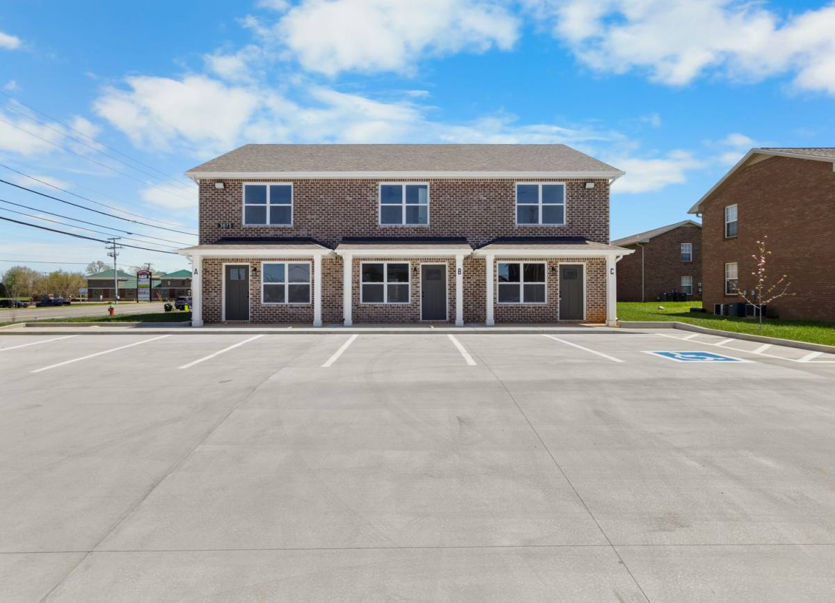 Apartment for rent at 3873 Jockey Dr, Clarksville, TN 37040