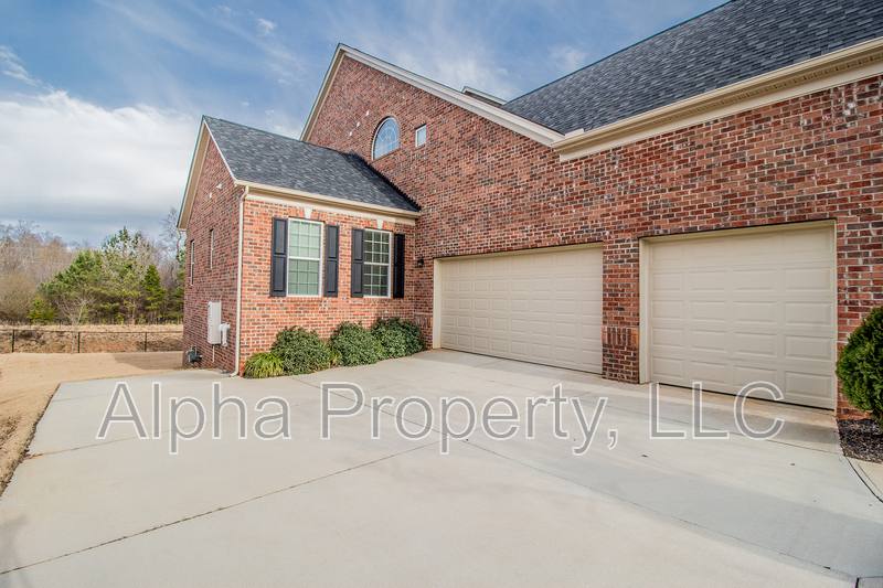 House for rent at 614 Pawleys Dr, Simpsonville, SC 29681