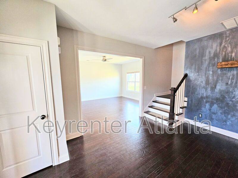 House for rent at 821 Westmoreland Circle NW, Atlanta, GA 30318