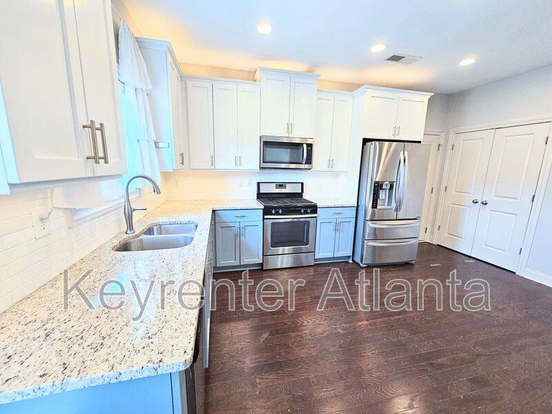 House for rent at 821 Westmoreland Circle NW, Atlanta, GA 30318