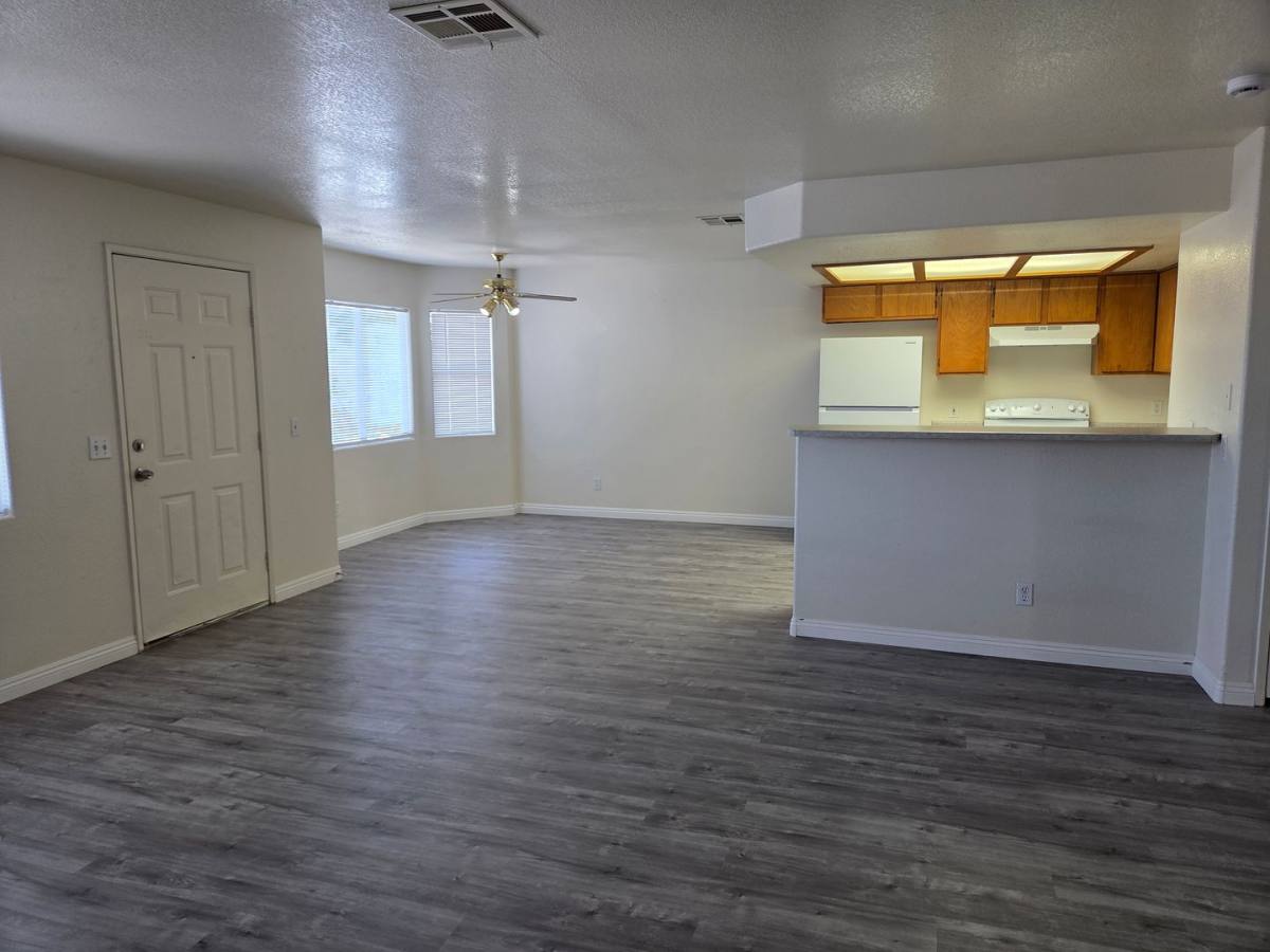 Apartment for rent at 6553 McRae Ave, Las Vegas, NV 89108