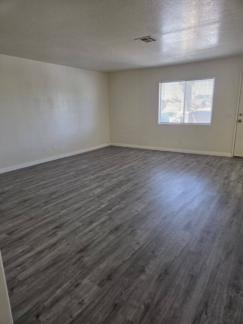 Apartment for rent at 6553 McRae Ave, Las Vegas, NV 89108