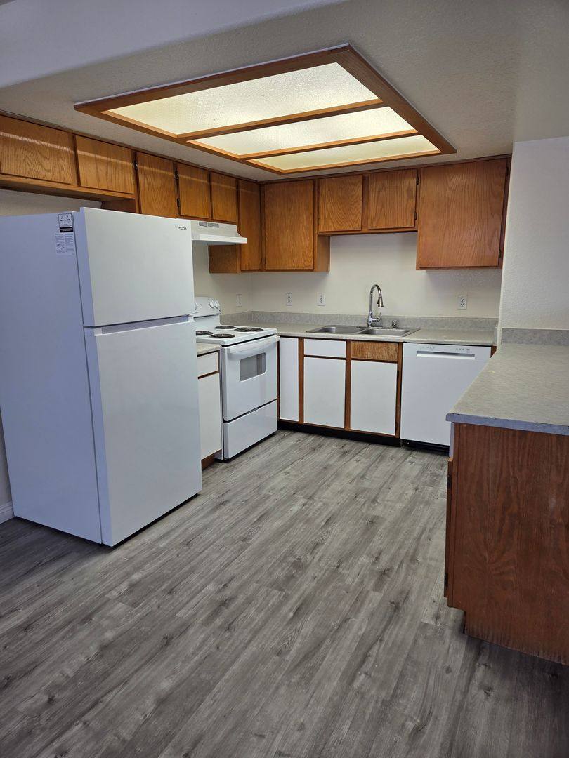 Apartment for rent at 6553 McRae Ave, Las Vegas, NV 89108