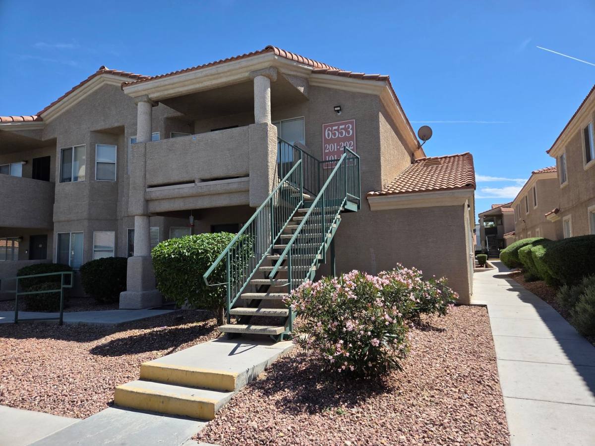 Apartment for rent at 6553 McRae Ave, Las Vegas, NV 89108