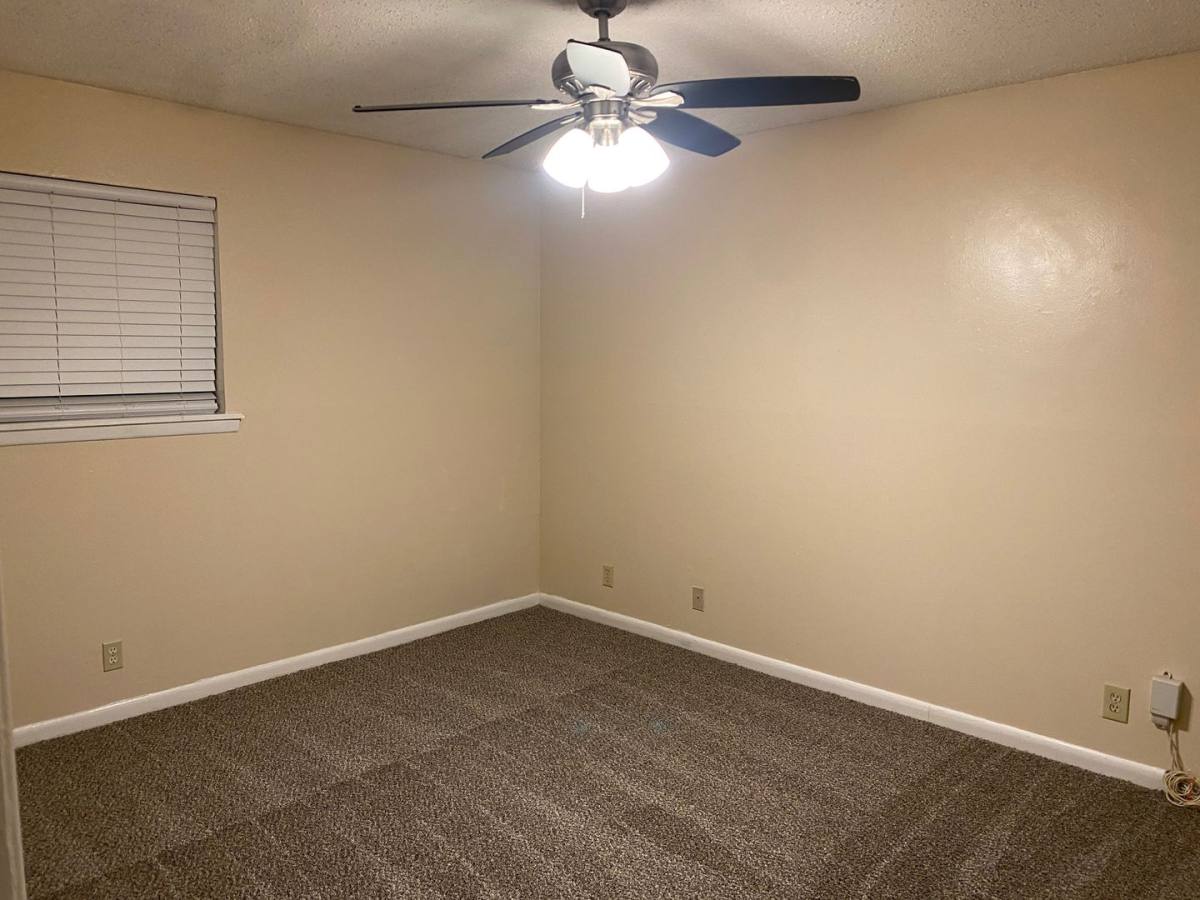 Apartment for rent at 1615-1619 N Alexander St, Sherman, TX 75092
