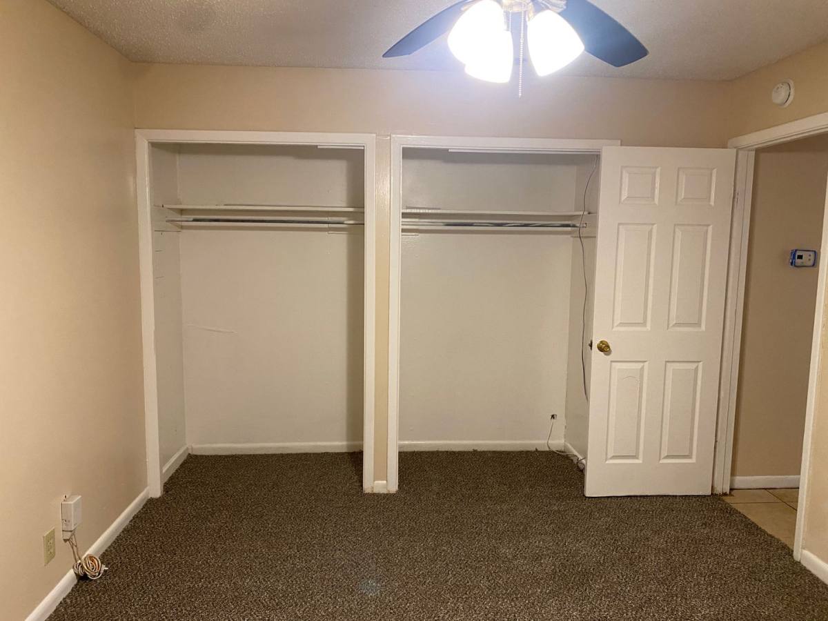 Apartment for rent at 1615-1619 N Alexander St, Sherman, TX 75092