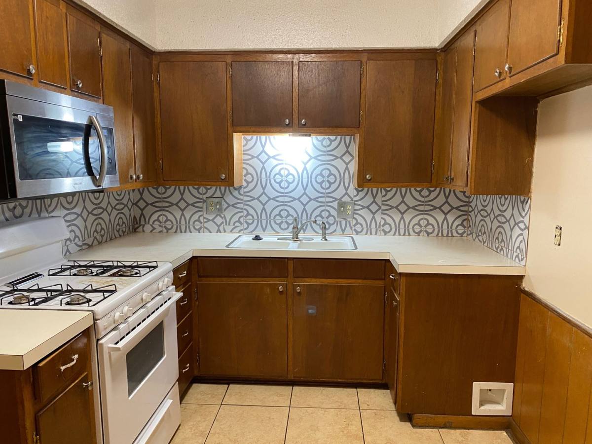 Apartment for rent at 1615-1619 N Alexander St, Sherman, TX 75092