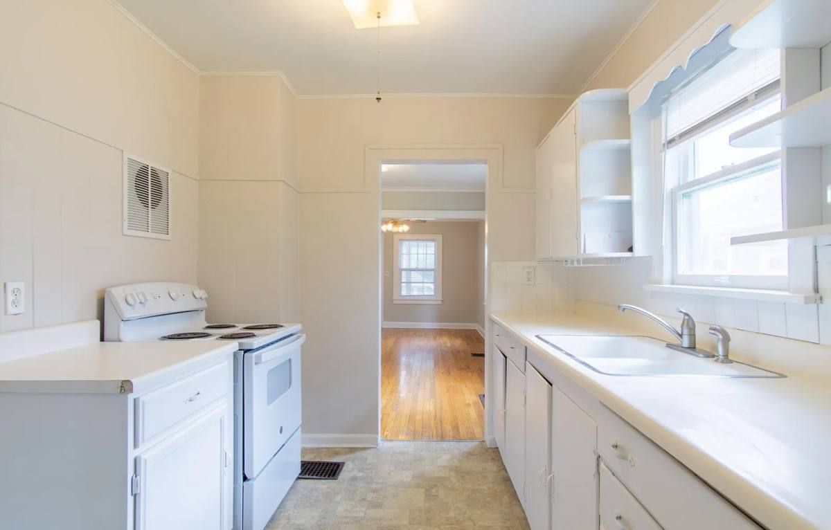 House for rent at 4714 Mercier St, Kansas City, MO 64112