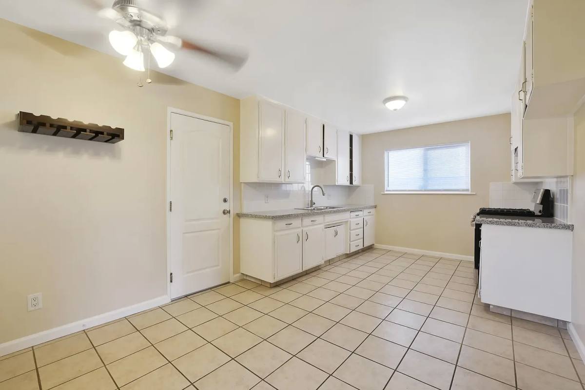 House for rent at 4335 W Tulare Ave, Visalia, CA 93277