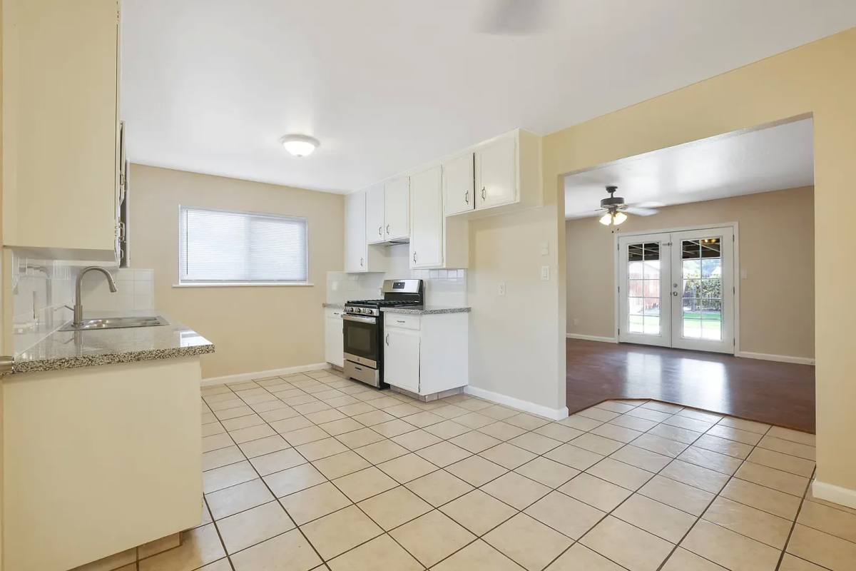 House for rent at 4335 W Tulare Ave, Visalia, CA 93277