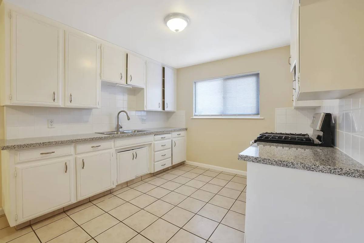 House for rent at 4335 W Tulare Ave, Visalia, CA 93277