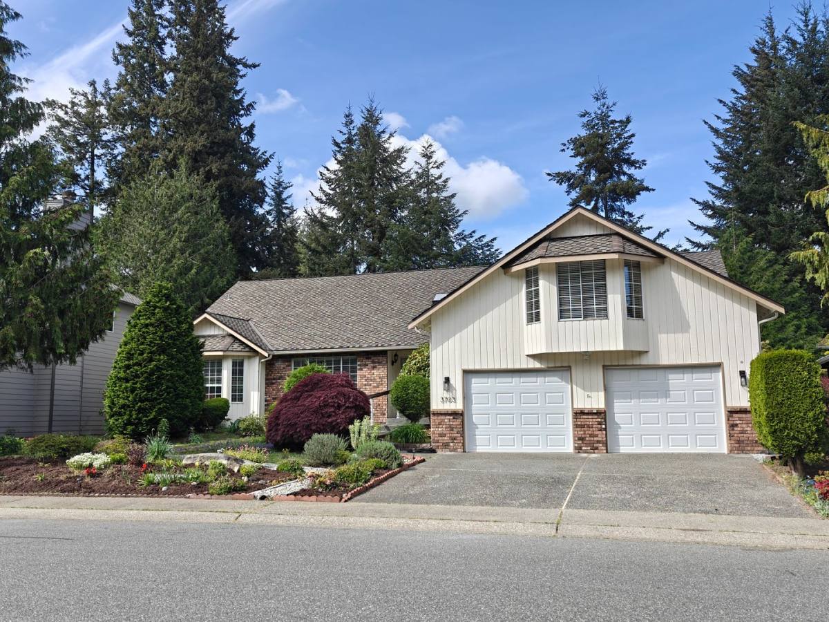 House for rent at 3703 122nd Place SE, Everett, WA 98208
