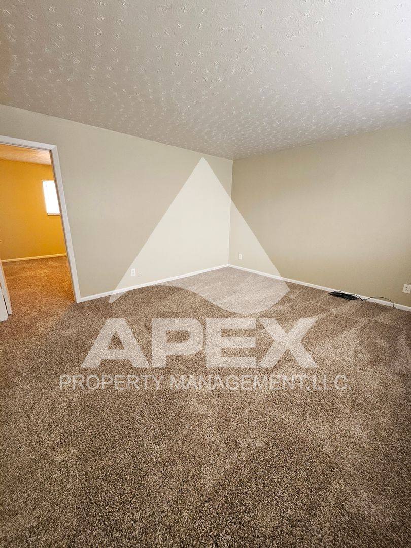 Apartment for rent at 2927 Whittle Springs Rd, Knoxville, TN 37917
